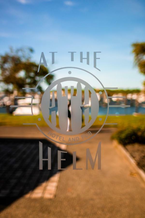 At The Helm Hotel Ilwaco Esterno foto